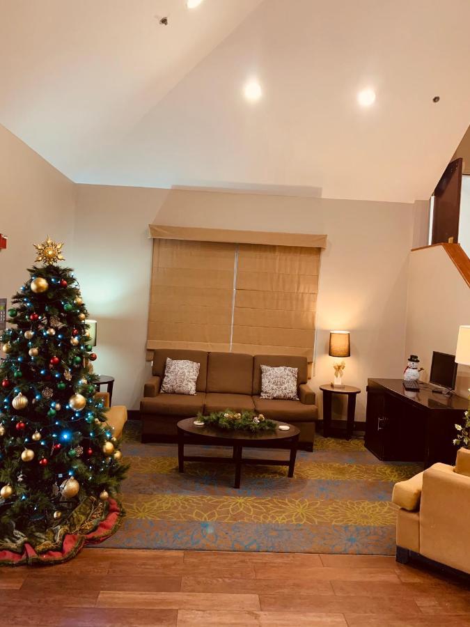 Sleep Near Quantico Main Gate Hotel 2*